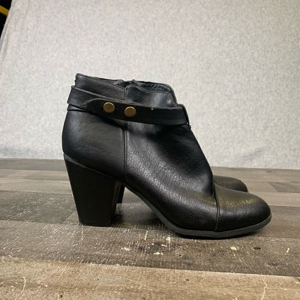 American Eagle Women’s Size 9 Leatherette Snap Heeled Booties Black Boots